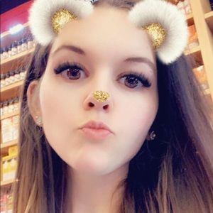 Meet your Posher, Kayla